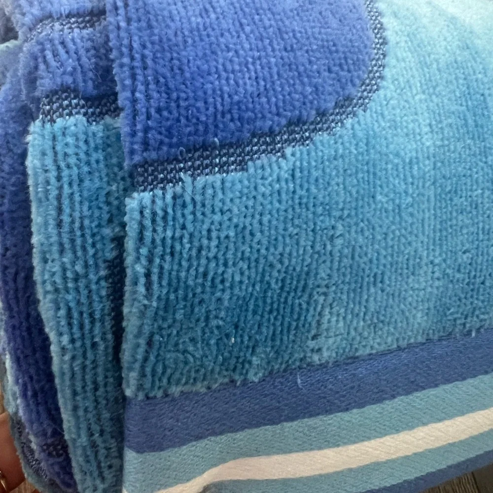 Vineyard vines for target whale towel-NWT